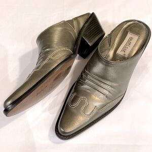 Matisse Gold Metallic Leather Western mule.  Size 6.5. Very gently used.